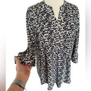 COCOMO Large 3/4 sleeve gray beige women’s Pintuck Blouse top shirt